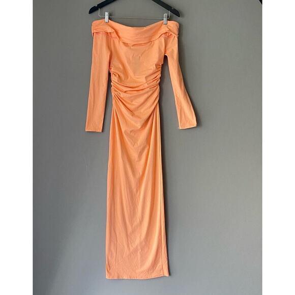 Boohoo sz 4 off shoulder peach bodycon‎ maxi dress NWT - Picture 1 of 9